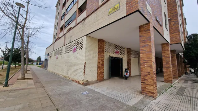 LOCAL EN ALQUILER RONDA NORTE FRENTE NUEVOS JUZGADOS