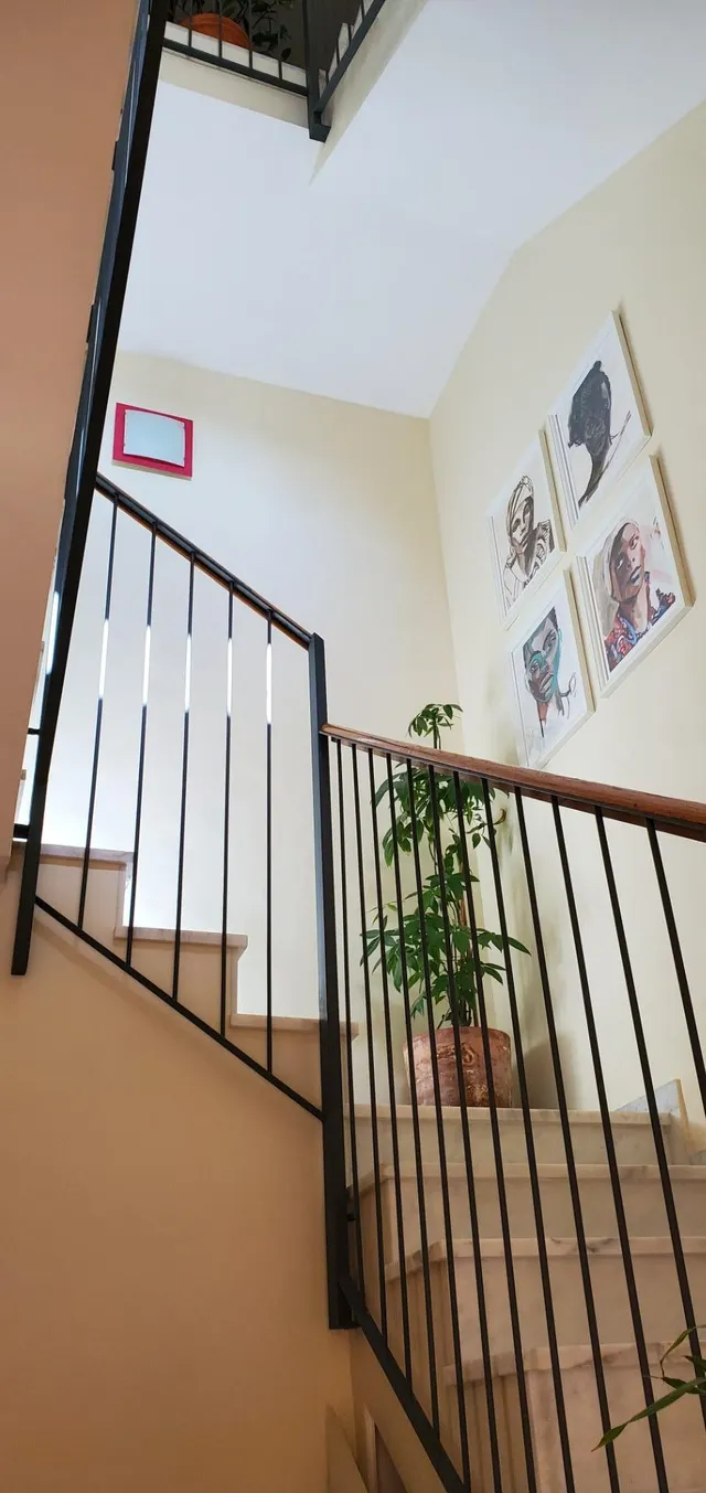 ¡oportunidad en nuevo bulevar! amplio chalet adosado con jardín único y dos plazas de parking privadas. — 38