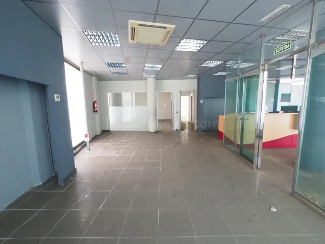 SE VENDE LOCAL COMERCIAL EN CASTELLBISBAL - foto 3