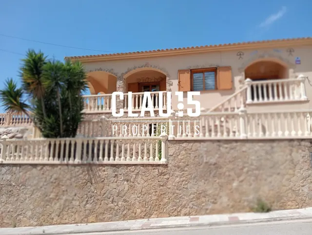 Casa esquinera junto a la playa en venta en Lloret de Mar - foto 2