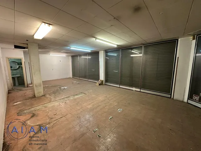 LOCAL COMERCIAL EN VENTA — 30