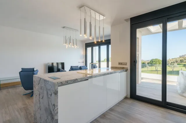 Villa de diseño contemporáneo a solo 4 minutos de Fuengirola. — 30