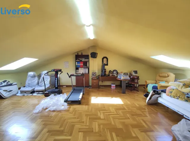 Amplio adosado de 4 dormitorios y con terraza de casi 10 m2. — 35