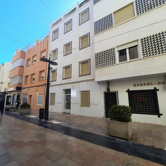 HOSTAL EN EL CENTRO DE GANDIA 900 M2 EN 4 PLANTAS — 3