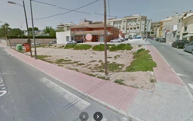 Terreno en C/ Astrónomo Pérez Verdú, Monóvar - foto 3