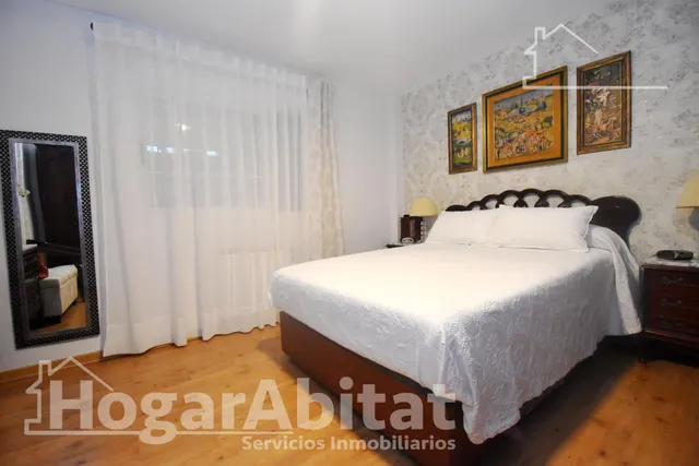 ¡Encantador Chalet! Muy amplio y sofisticado, con gran garaje, terraza, jardín y parcela — 24