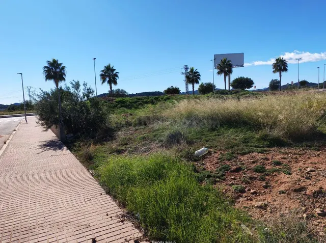 SE VENDE SOLAR EN EL AREA 6 DE 162 METROS CUADRADOS