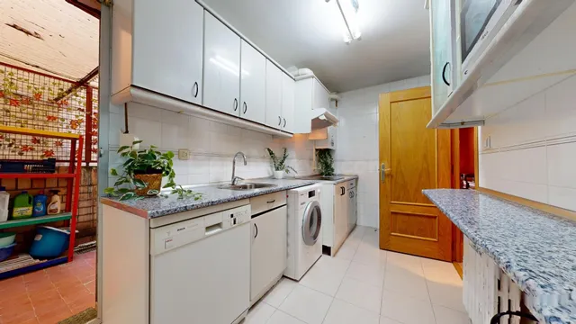 ¡Tu próximo hogar te espera en calle Inglaterra! ✨ - foto 5