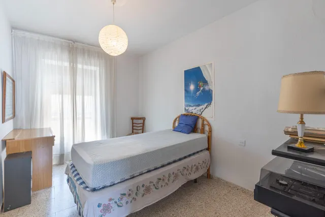 EXCEPCIONAL OPORTUNIDAD EN PLENO CENTRO DE HUÉTOR VEGA — 48