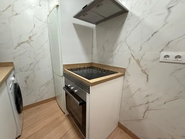 Luminoso piso recién reformado en Ruzafa - foto 2