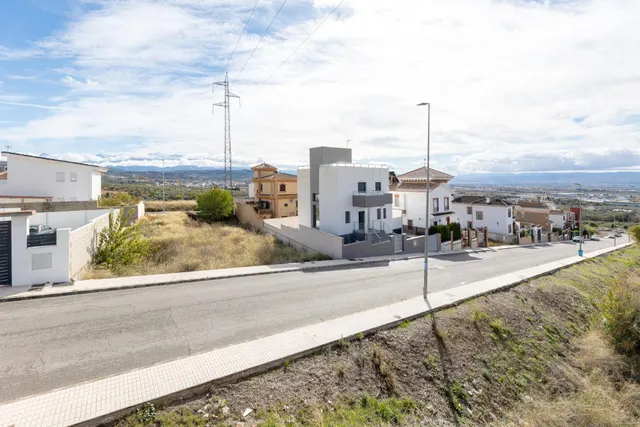 TERRENO A LA VENTA EN PELIGROS — 4
