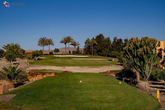 OPORTUNIDAD DE LUJO, EN URB. GOLF VALLE DEL ESTE, VERA. — 25