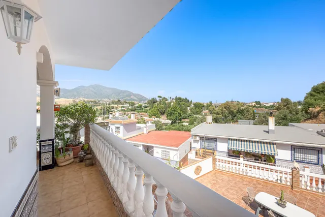 Chalet independiente con 2 viviendas , Carretera de Mijas , Malaga — 36