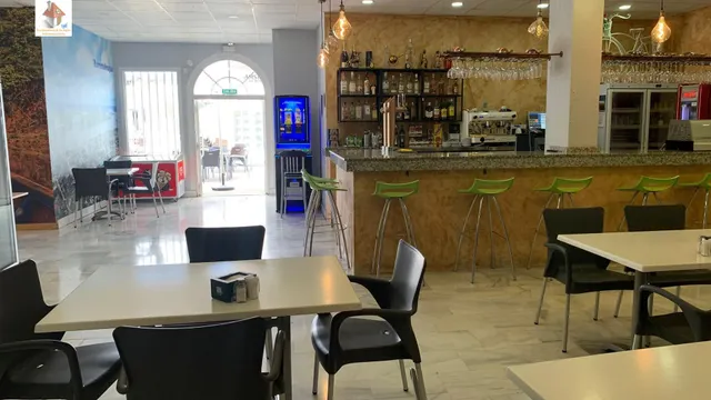ALQUILER CON TRASPASO DE RESTAURANTE CON GRAN TERRAZA - VALLEGRANDE - SESEÑA — 5