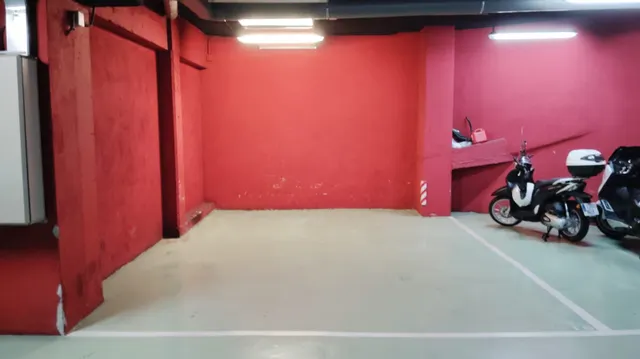 Parking de moto 4m² en alquiler - Barcelona — 8