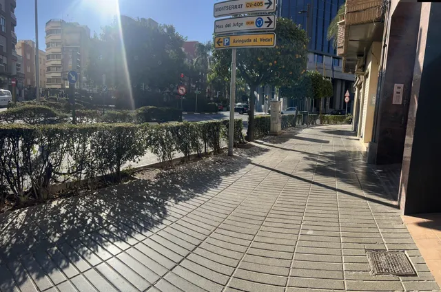 Local comercial en Obispo Benlloch — 9