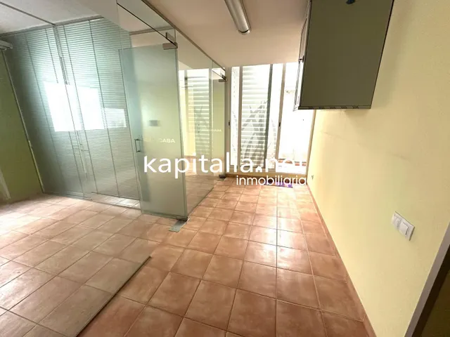 Amplia oficina en alquiler y venta en Ontinyent (Valencia) — 11