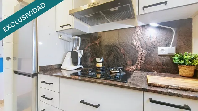 Ático reformado con terraza de 20 m², sol y vistas despejadas en La Sagrera — 17