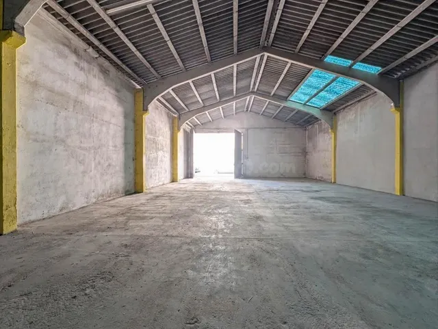 NAVE INDUSTRIAL DE 317 M2. EN POLIGONO INDUSTRIAL CARRETERA  - foto 4
