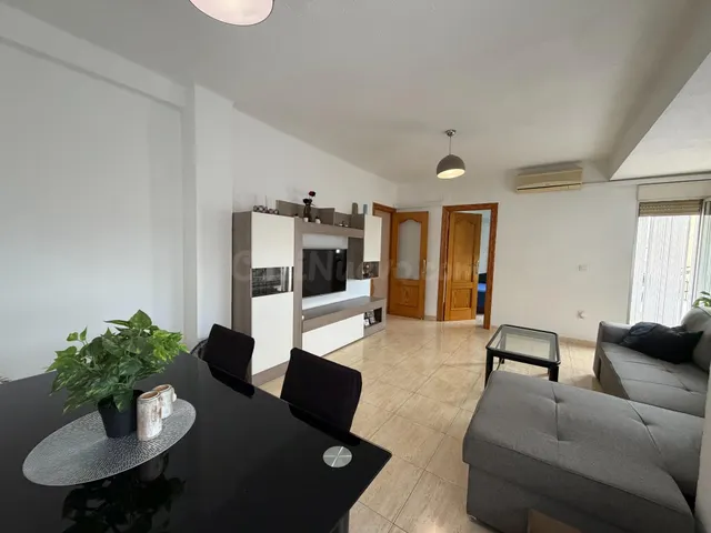 ¡PISO REFORMADO DE 3 habitaciones CON BALCÓN JUNTO AL HOSPIT - foto 3