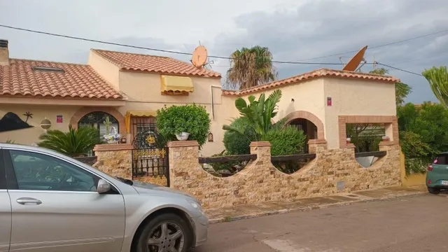¡OPORTUNIDAD ÚNICA! Descubre este fantástico chalet en venta en EL CARMOLI — 3