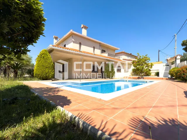 CASA EN VENTA CUBELLES