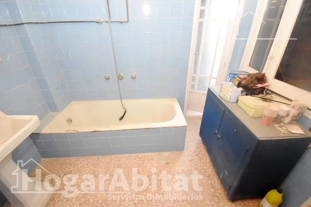 ¡Hazla a tu gusto! Casa amplia y luminosa de tres alturas para reformar, cerca del ayuntamiento — 44