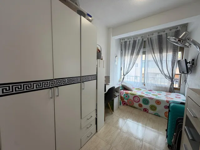 ¡piso reformado de 3 habitaciones con balcón junto al hospital general y el tranvía! — 10