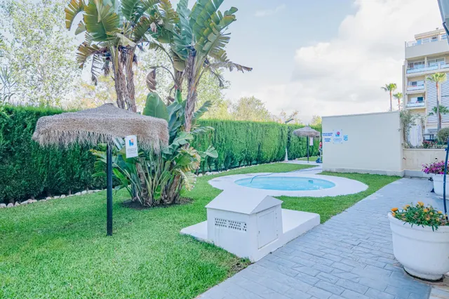 ¡Tu oasis junto a mar! Precioso piso de 2 dormitorios con terraza, piscina y garaje en Playa Poniente, Motril. — 35