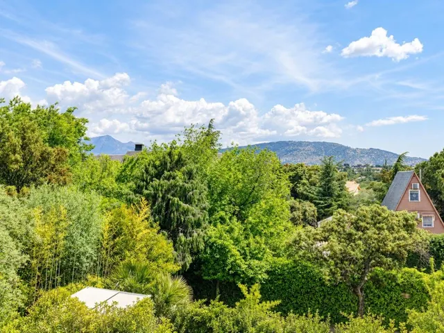 Exclusivo chalet individual con la mejor ubicación de la zona. — 36