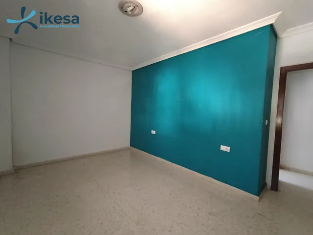 Piso ubicado en el edificio Villasol del Polígono Guadalquivir. — 9