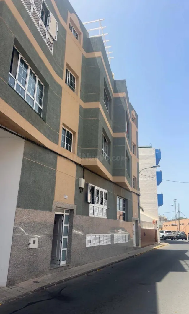 PISO EN VECINDARIO — 4