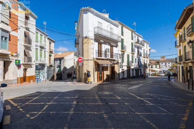 Espectacular edificio a 3 calles con vivienda y locales comerciales en pleno centro de Alhama de Gr — 48