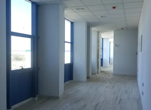 EDIFICIO COMPLETO DE LOCALES, OFICINAS Y GARAJES — 9