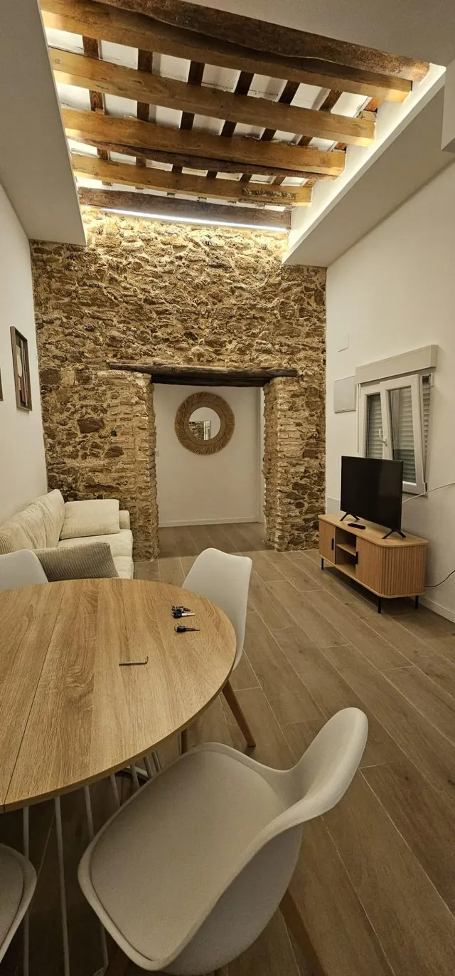 Piso reformado de 75m2 equipado para entrar a vivir, con patio privado en el Centro — 6