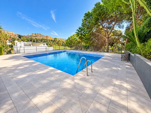 Adosado reformado  en venta con vistas panorámicas al golf en Torrequebrada, Benalmádena — 39