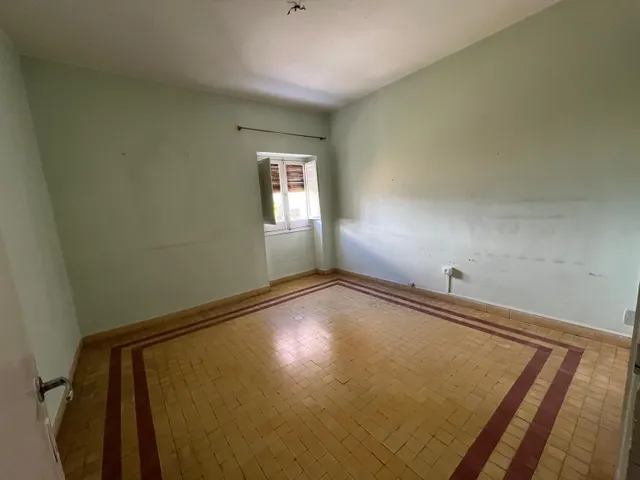Estupendo piso de 4 habitaciones a reformar en el centro — 9