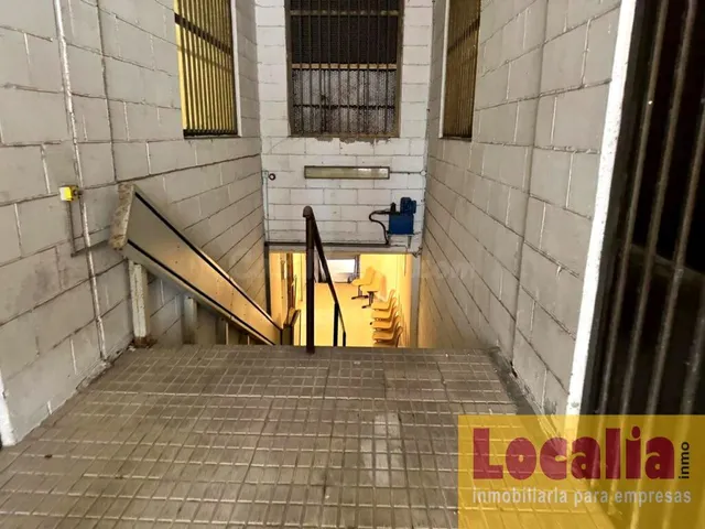 Alquiler de local 150 metros en Santander. - foto 4