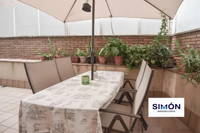 ¡FANTÁSTICA OPORTUNIDAD EN SANTPEDOR! Piso de 3 habitaciones dobles, con balcón y terraza. — 44