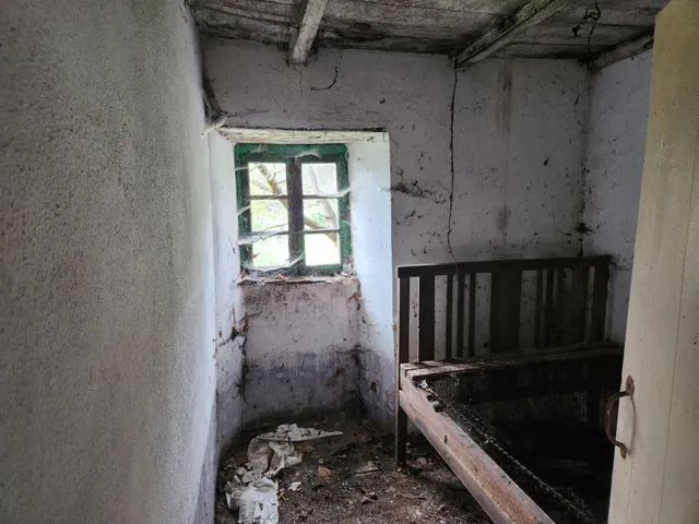 PRECIOSA CASA CON CAPILLA Y TERRENOS EN VILLAYON (ASTURIAS) — 16