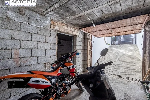 Casa en venta en Monachil (Granada) – Amplia, luminosa y con gran potencial — 40