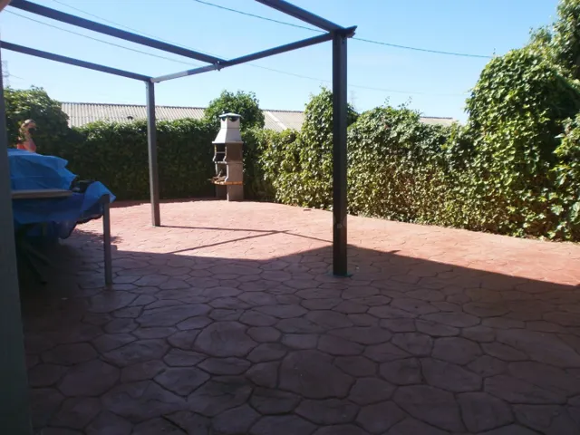 En venta bonito chalet (casa rural) en Lastras del Pozo - foto 2