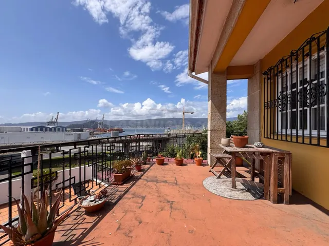 CASA CON VISTAS AL MAR ENTRE MARÍN Y PONTEVEDRA — 42