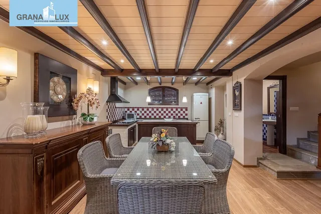 INCREÍBLE CHALET INDEPENDIENTE EN ZONA PRIVILEGIADA — 31