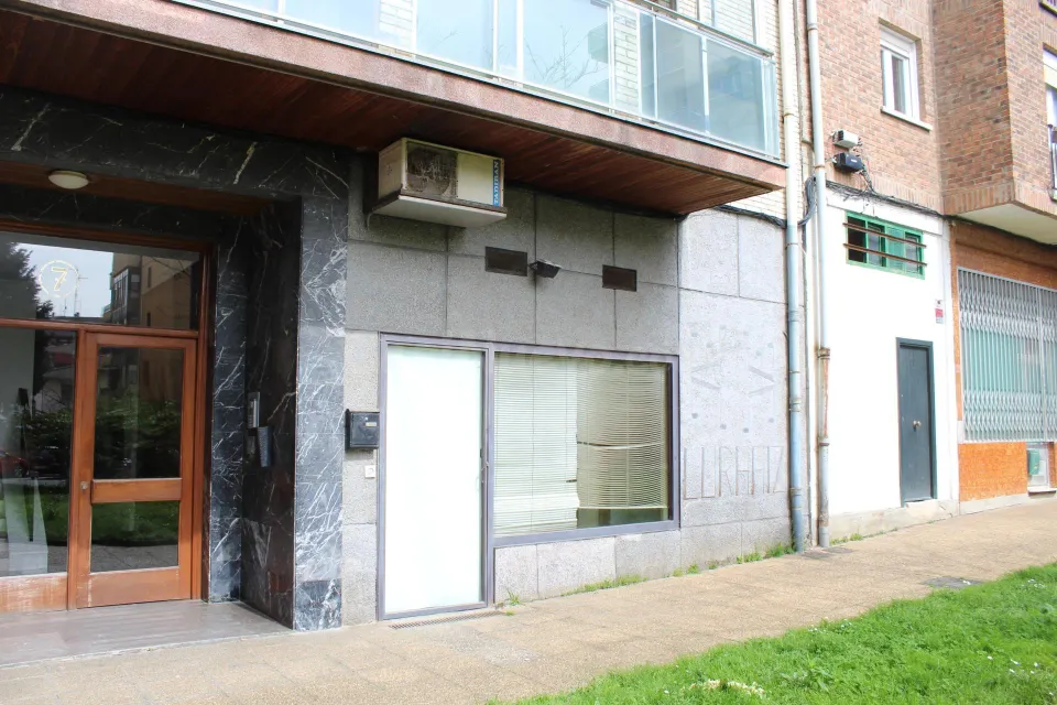 LOCAL COMERCIAL EN DUMBOA