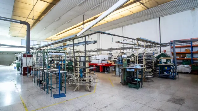 Nave para fabricacion de calzado totalmente equipada lista para trabajar. — 4