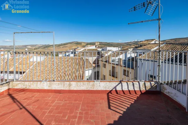 Espectacular edificio a 3 calles con vivienda y locales comerciales en pleno centro de Alhama de Gr — 44