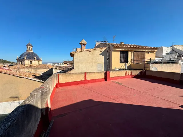 CASA CON EXCELENTES VISTAS EN EL CASCO ANTIGUO DE LLIRIA - foto 2