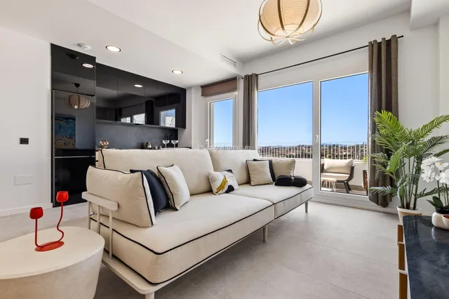 Venta de piso con tres dormitorios en Fuengirola, Málaga, Co - foto 4