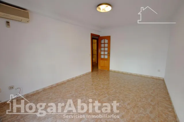 Alto, luminoso y exterior con balcón — 6